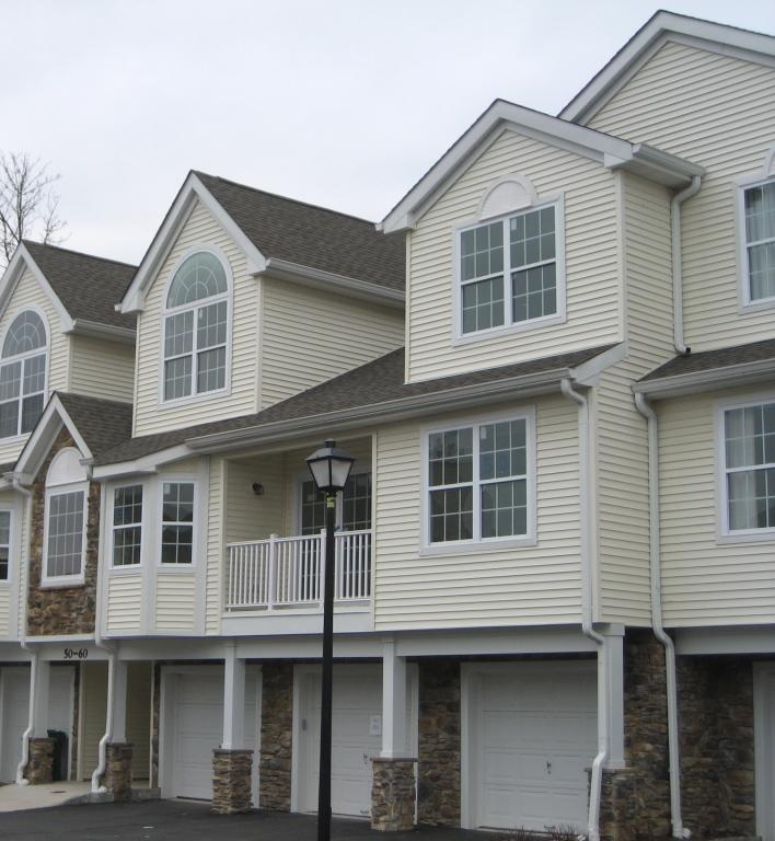 44 PONDSIDE DRIVE