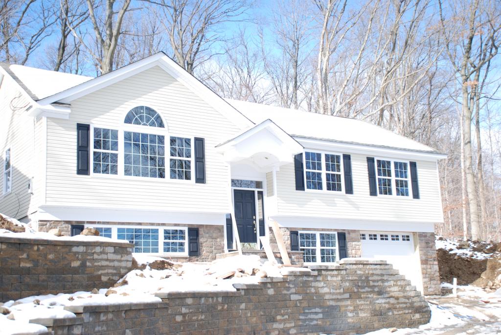 MLS #/Web ID: 2557183