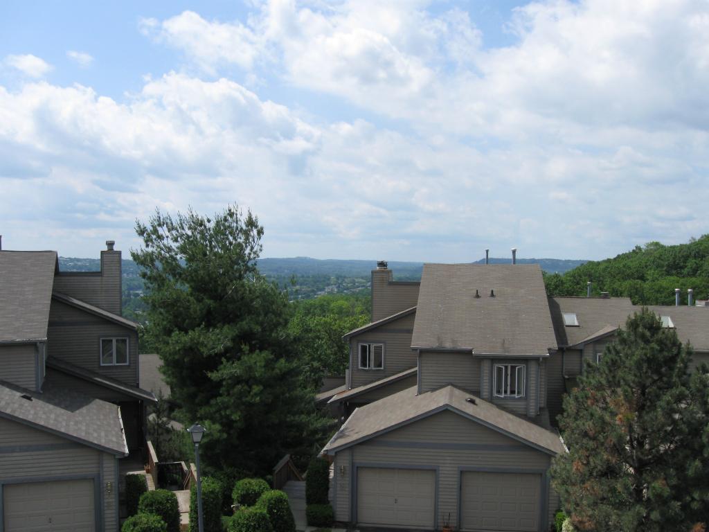 414 HEIGHTS DR