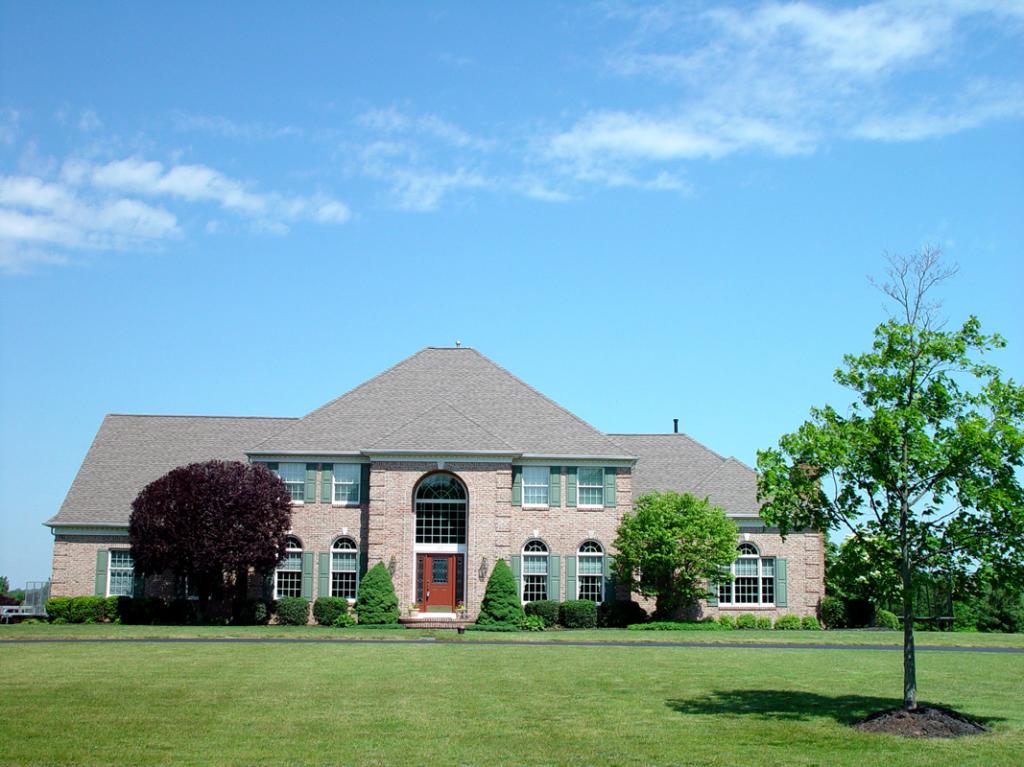 MLS #/Web ID: 2687483
