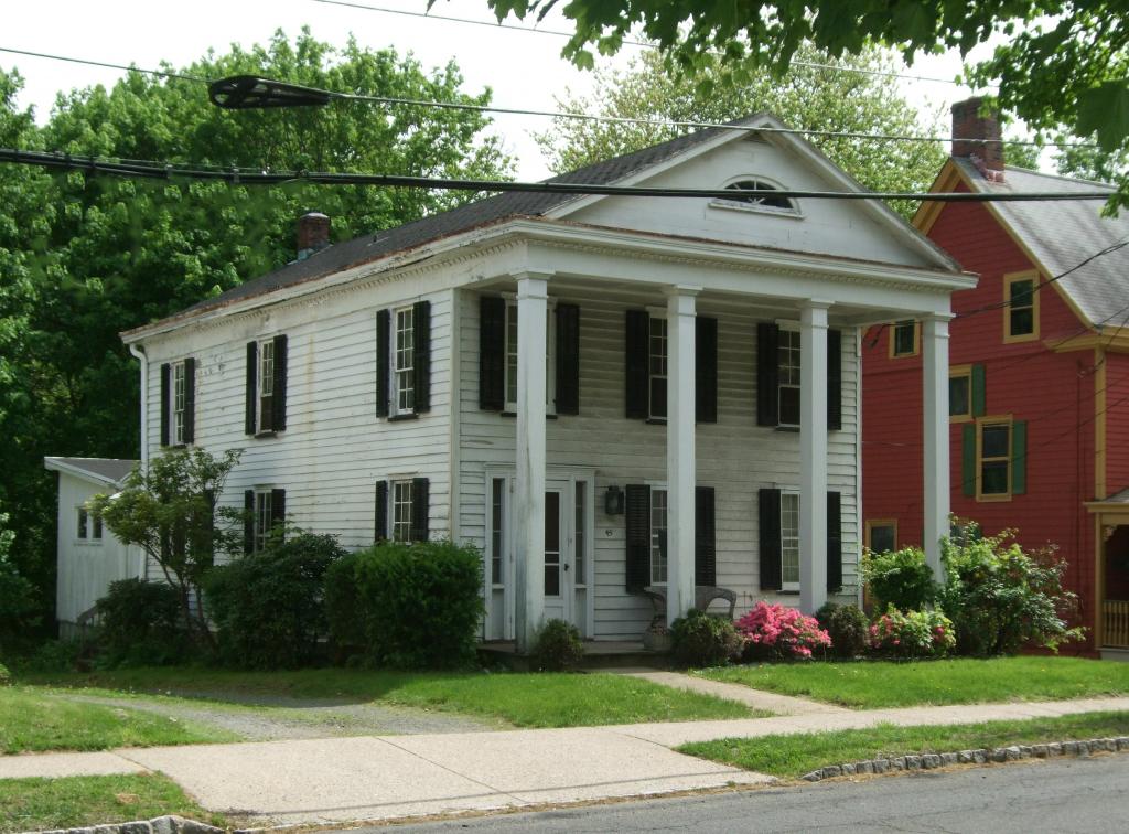 45 E MAIN ST