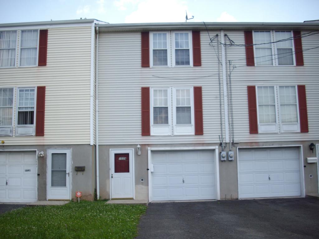 MLS #/Web ID: 2695883