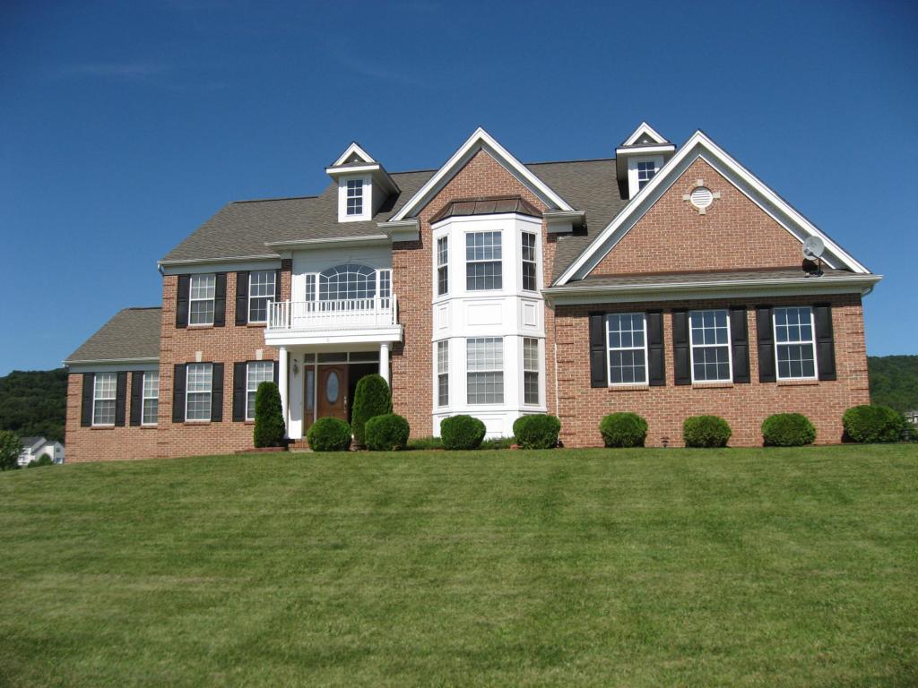 8 STONE ROW LN