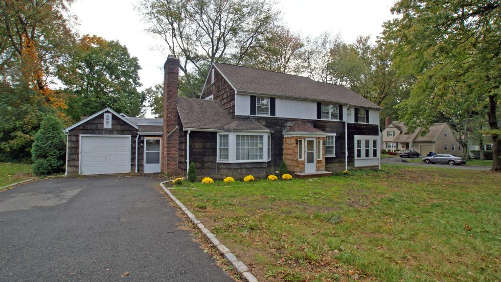 MLS #/Web ID: 2712483