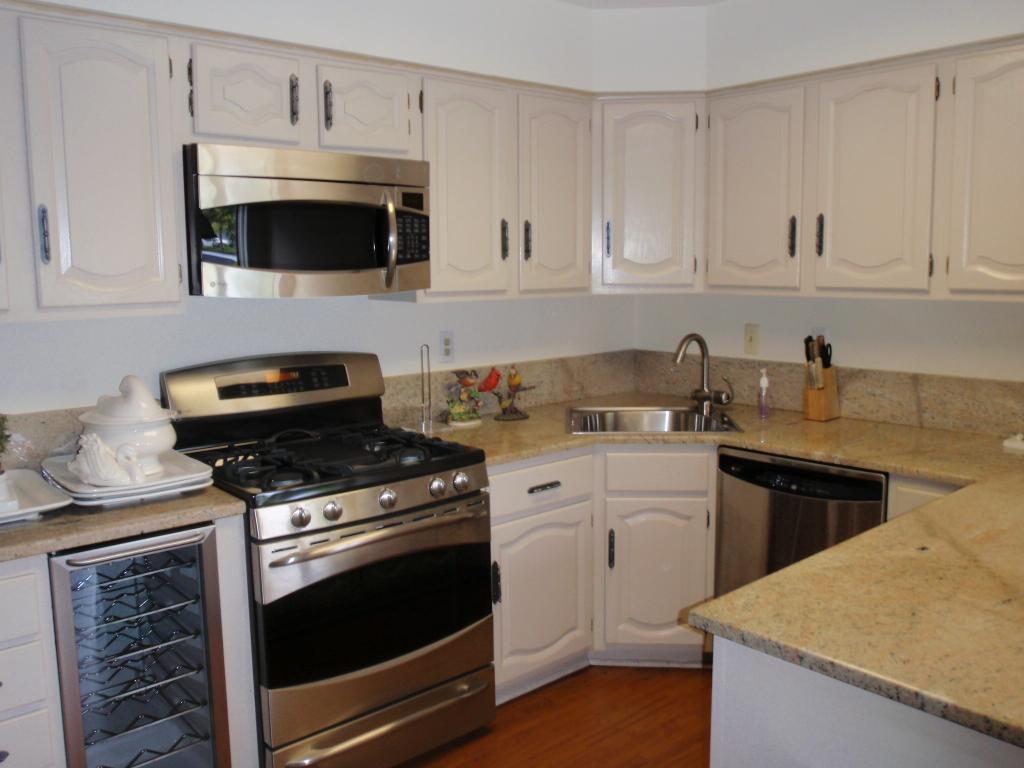1 MORTON CT