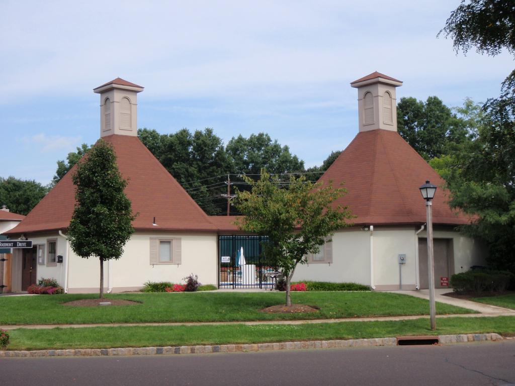 1 MORTON CT