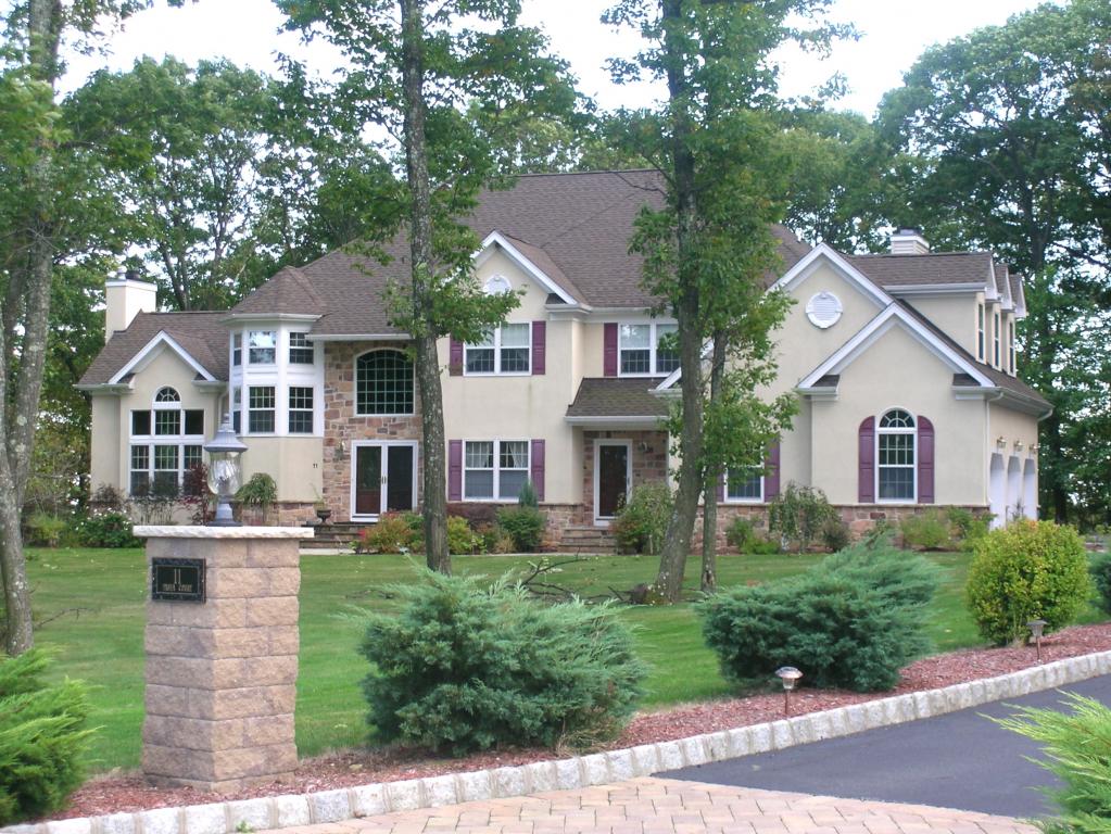 MLS #/Web ID: 2717983