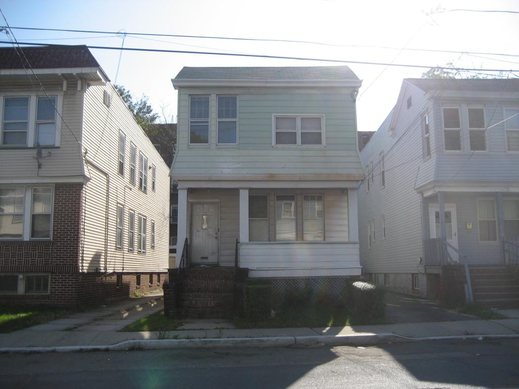 148 BALL ST