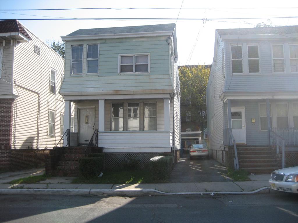 148 BALL ST