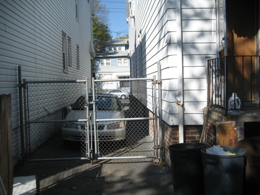 148 BALL ST