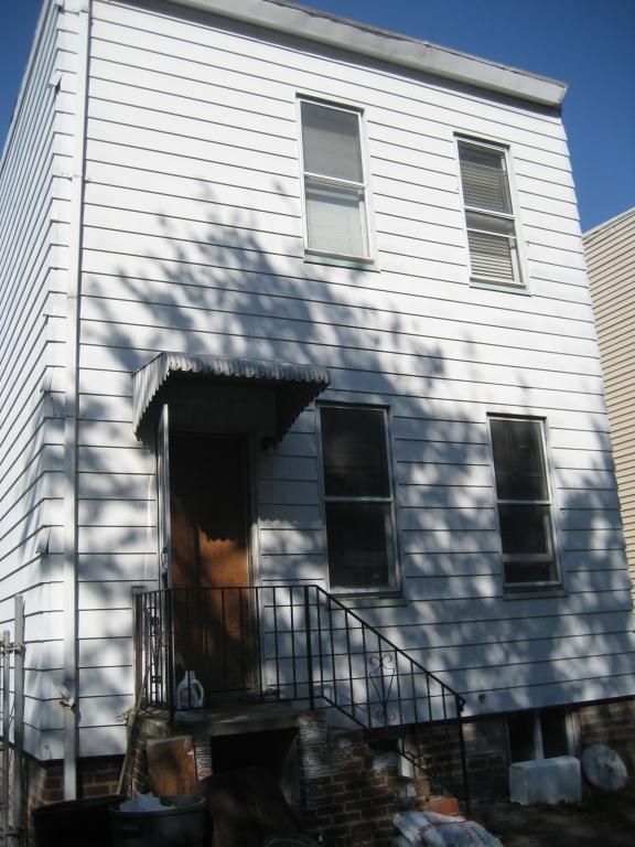 148 BALL ST