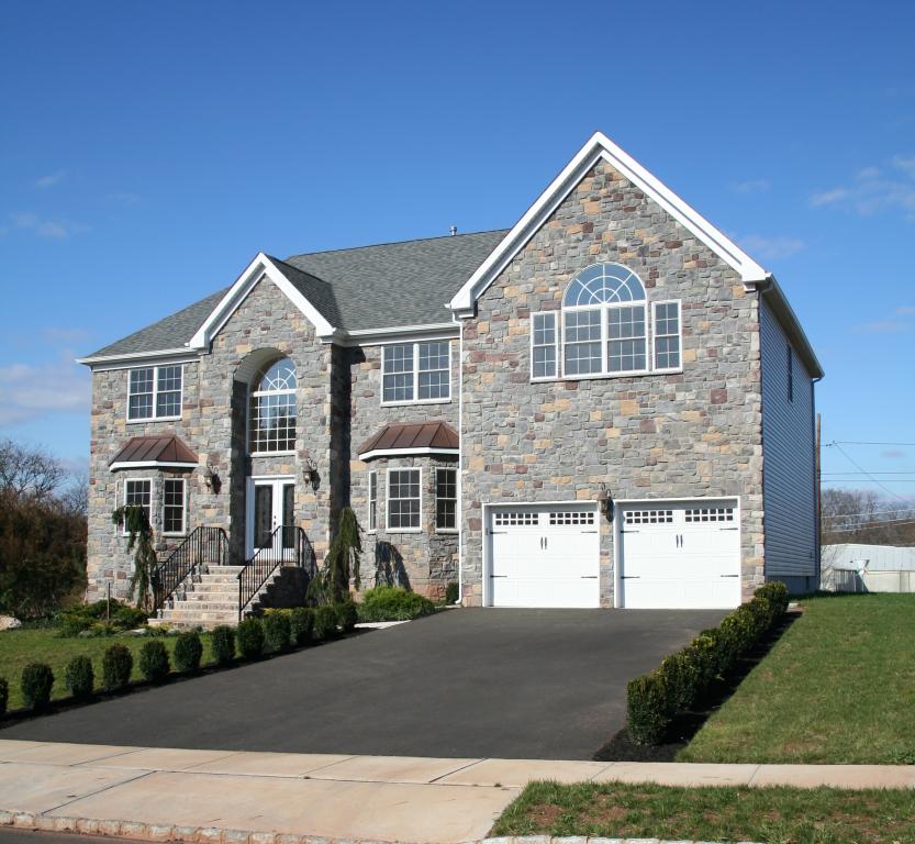 MLS #/Web ID: 2725583