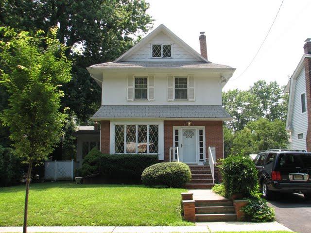 352 SYCAMORE ST