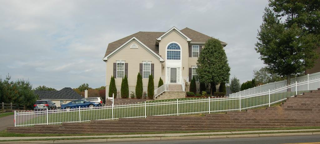 MLS #/Web ID: 2726283