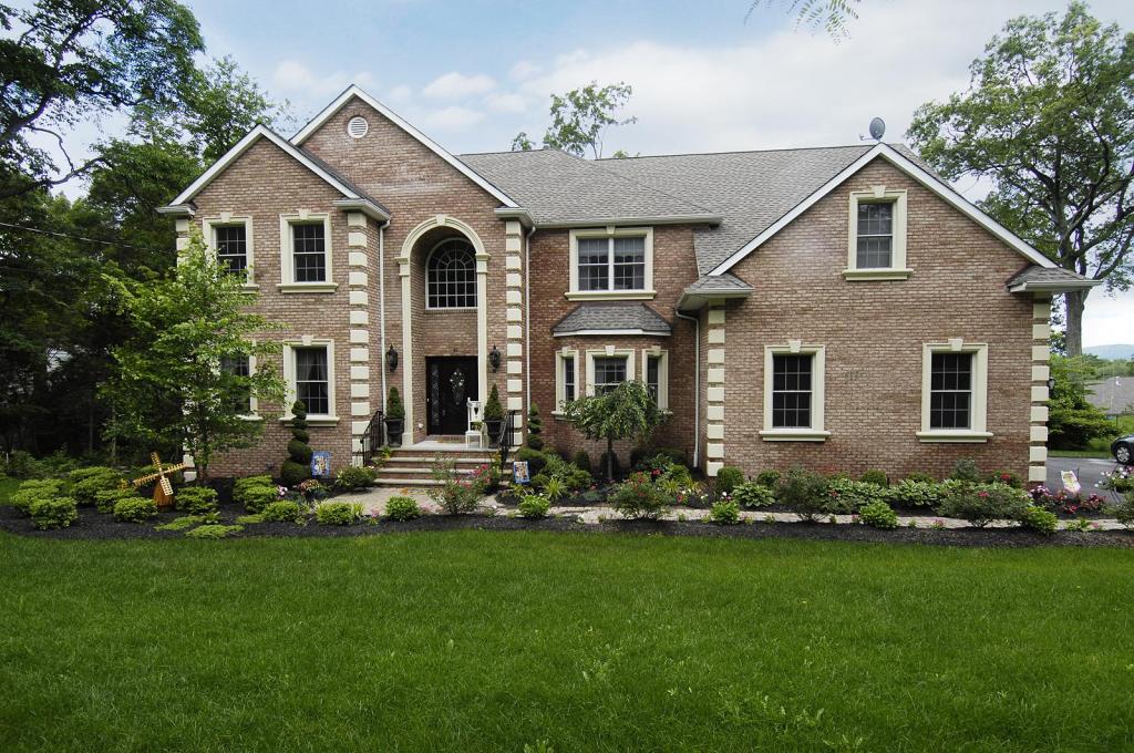 MLS #/Web ID: 2690784