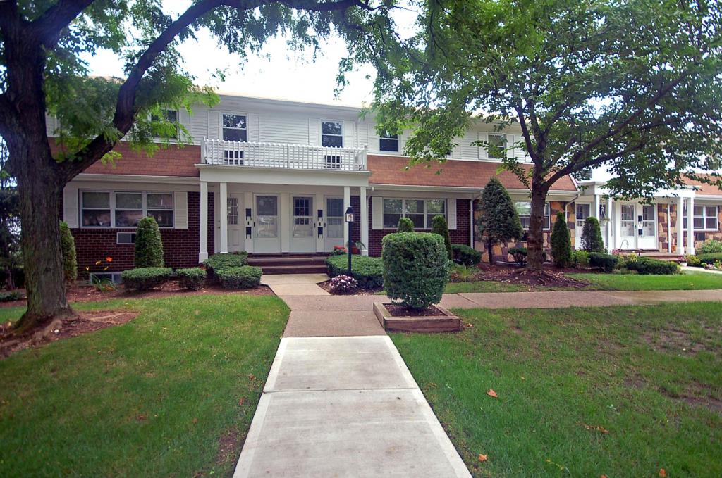 MLS #/Web ID: 2698684