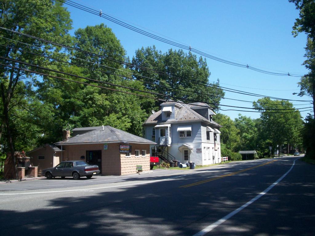 1217 S MAIN ST