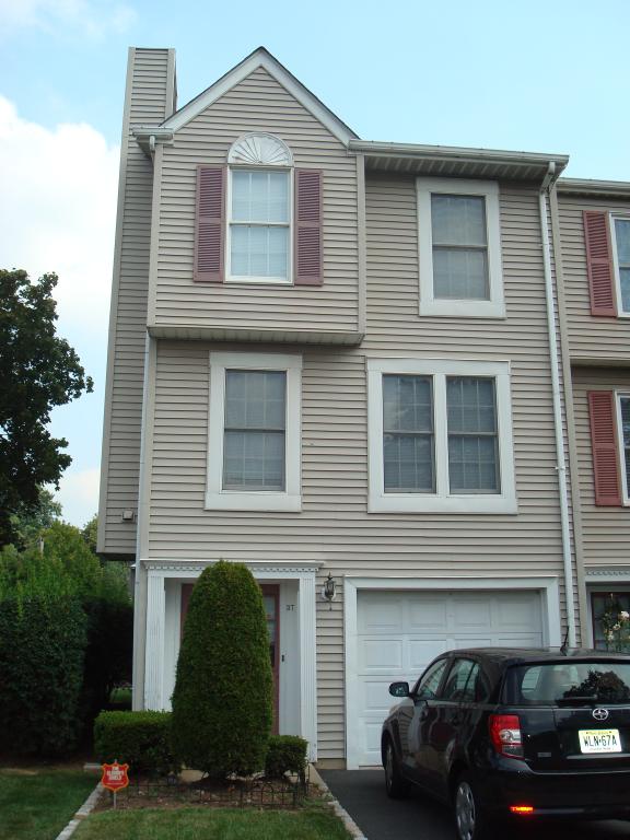 MLS #/Web ID: 2706884