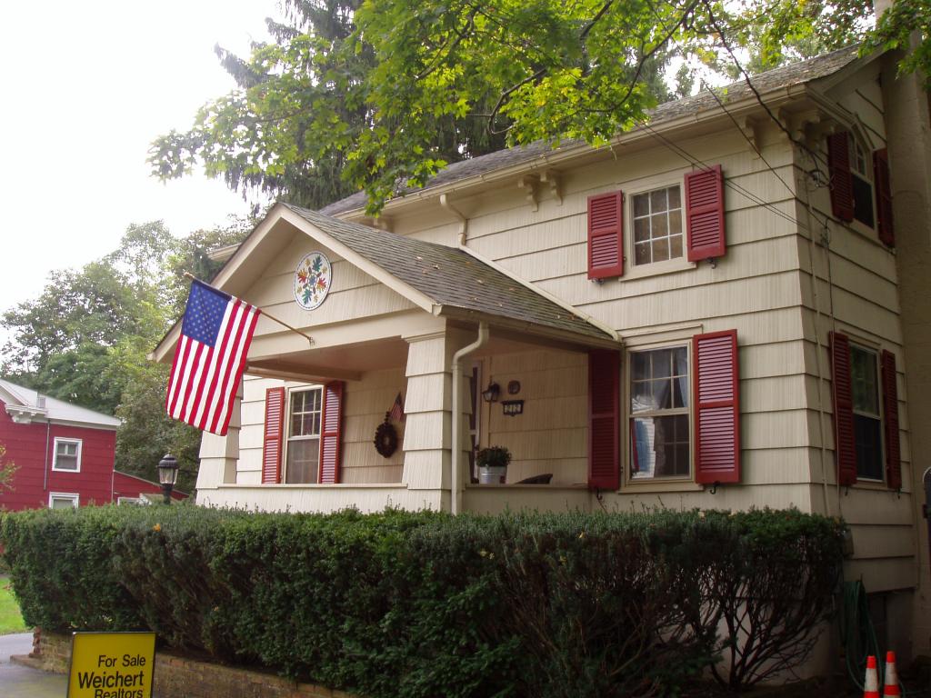 212 ANN ST