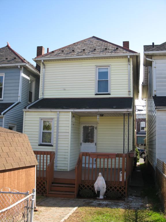 MLS #/Web ID: 2722084