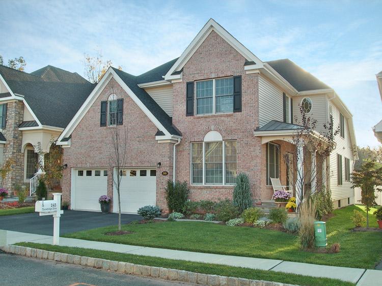 245 THROWBRIDGE DR