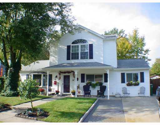 MLS #/Web ID: 2723584
