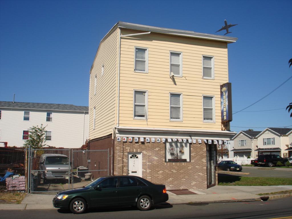 MLS #/Web ID: 2723984