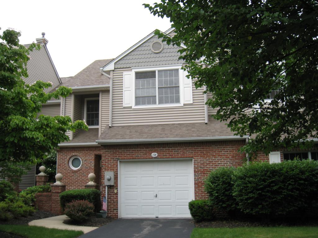 MLS #/Web ID: 2724384