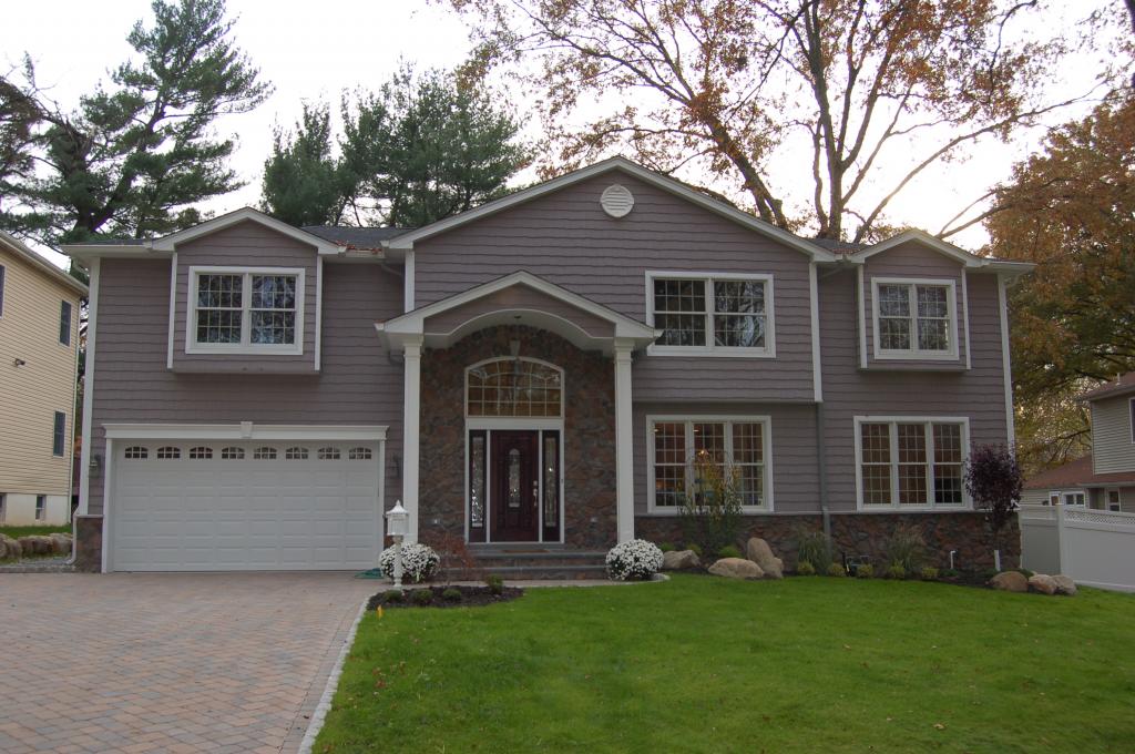 MLS #/Web ID: 2725984