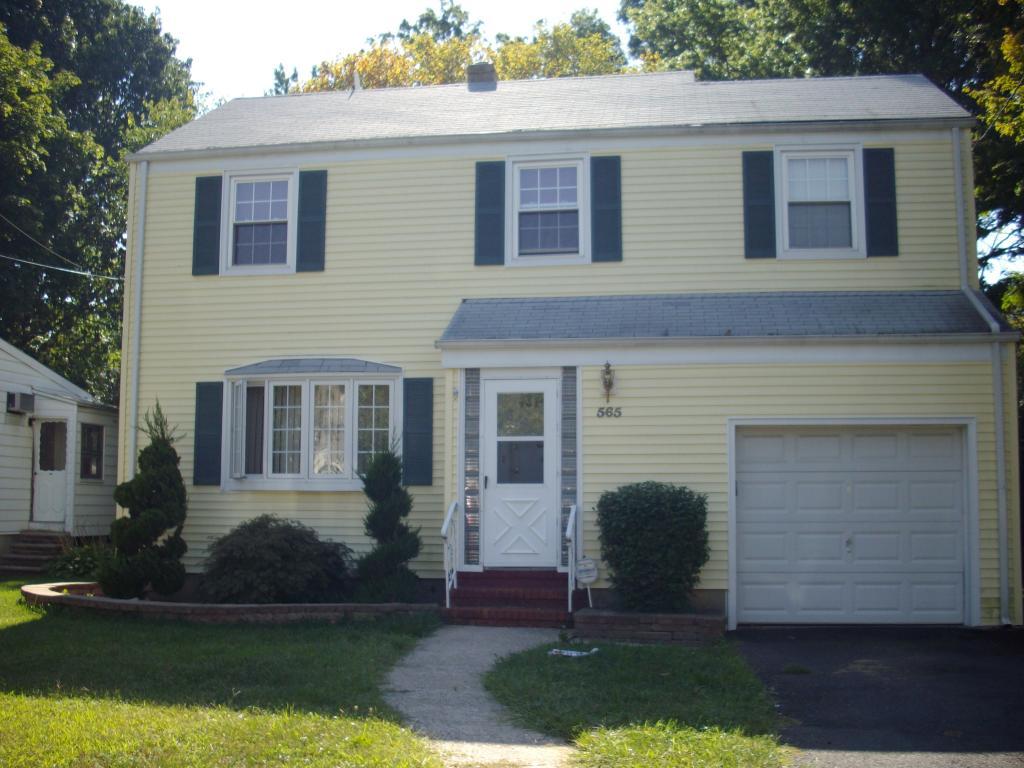 565 TRINITY PL