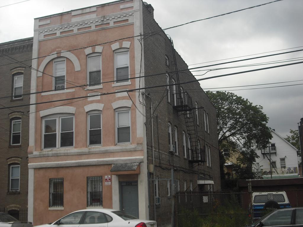 MLS #/Web ID: 2695385
