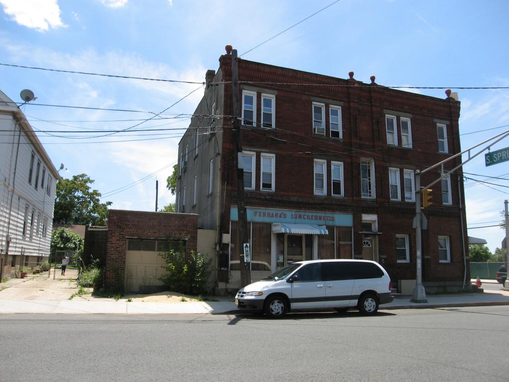 MLS #/Web ID: 2700185