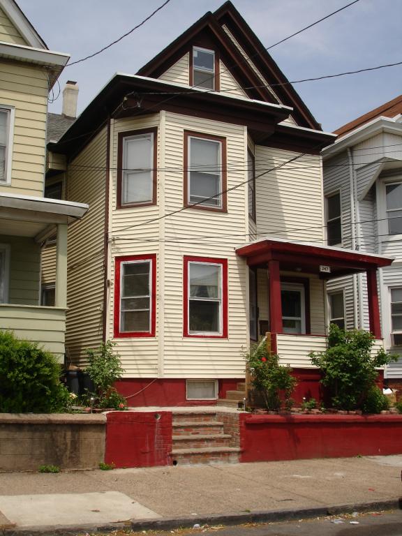 MLS #/Web ID: 2702385