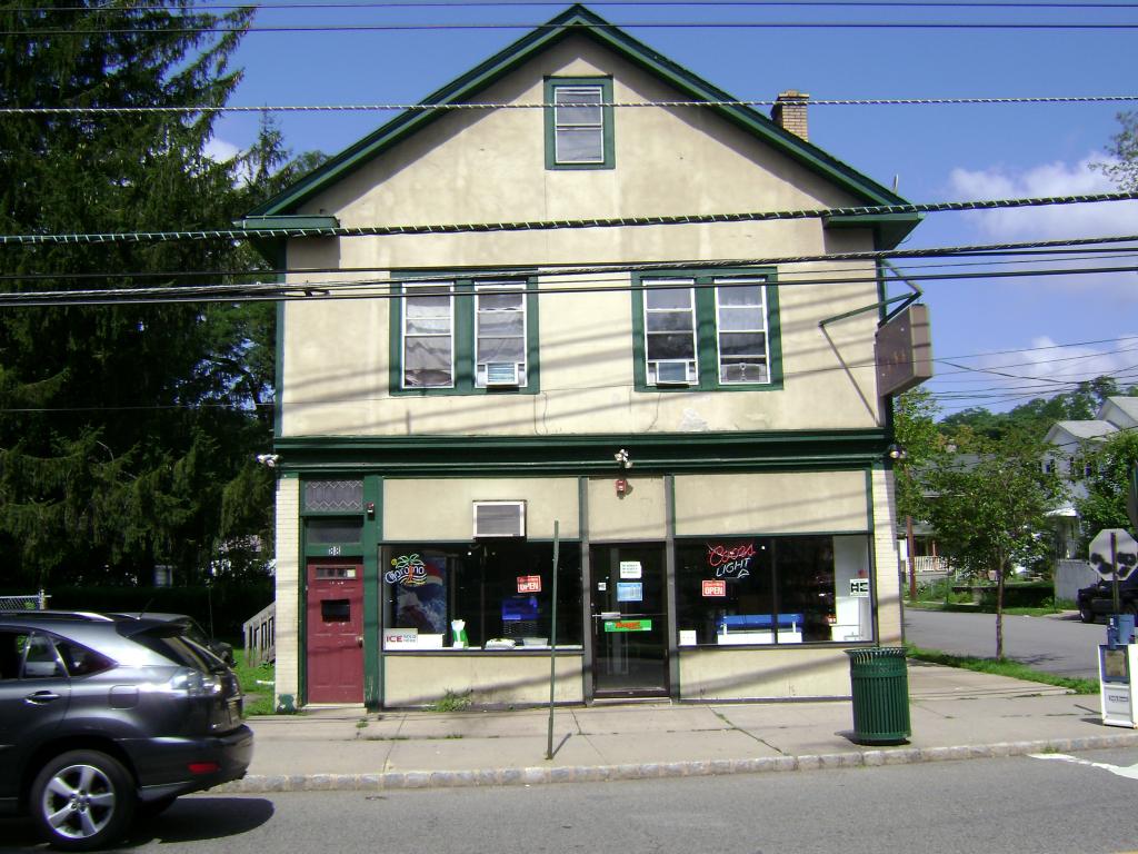 MLS #/Web ID: 2704985