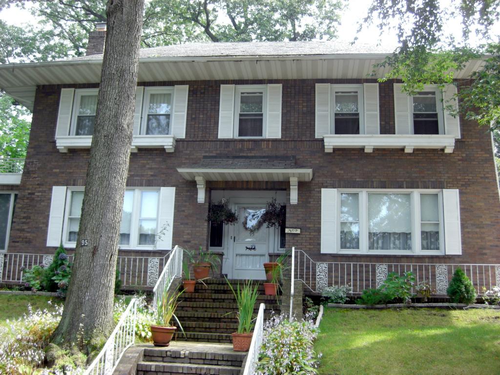 MLS #/Web ID: 2708885