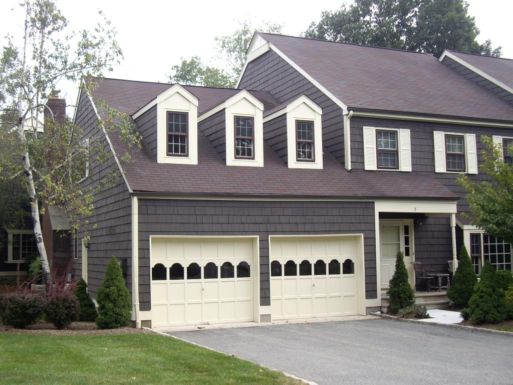 3 ESSEX DR