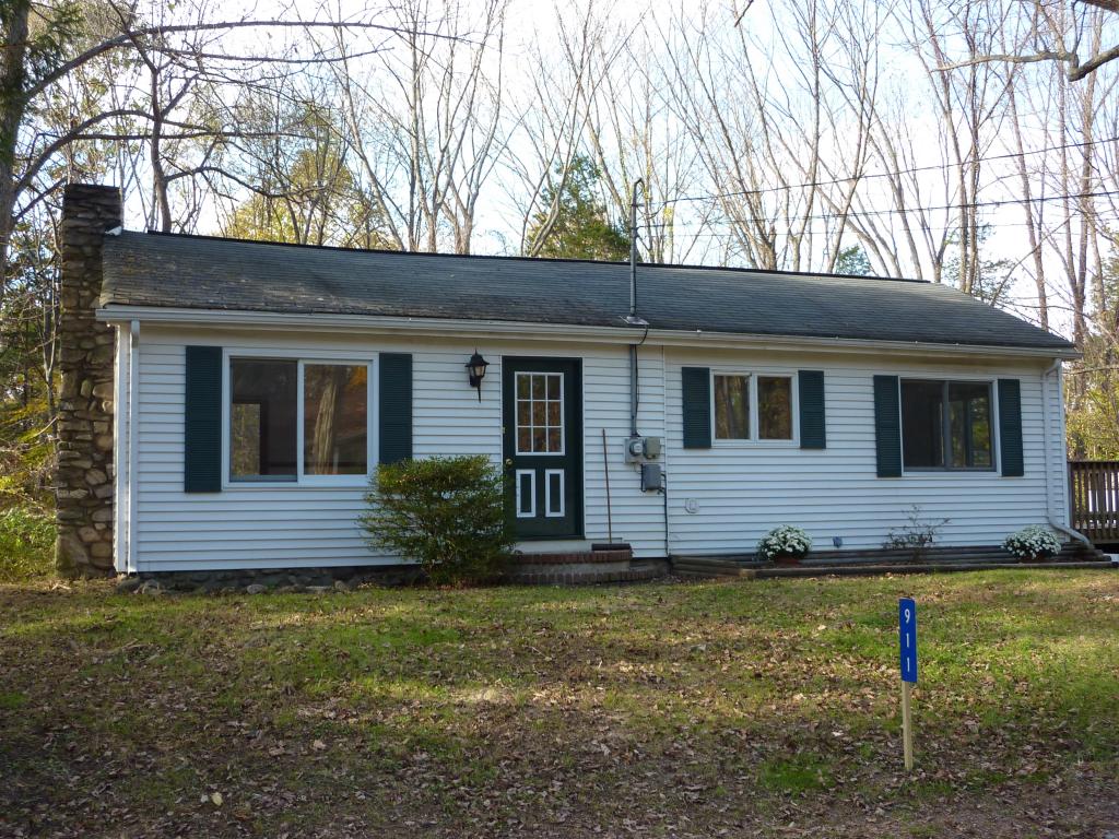 911 CEDAR DR