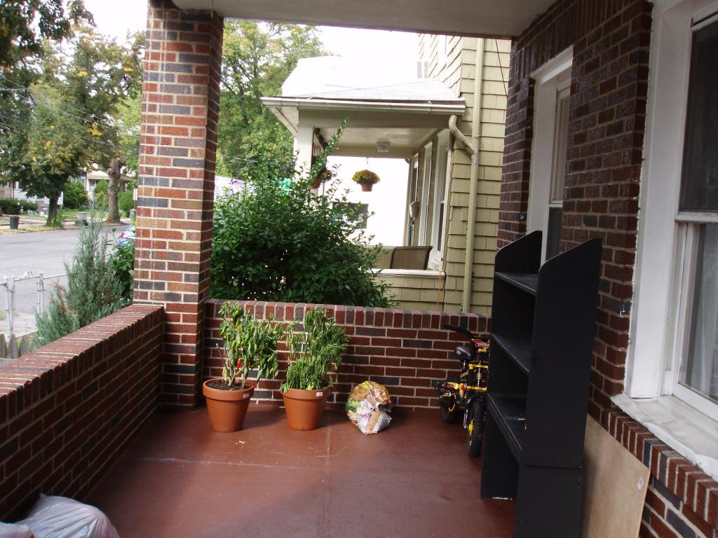 9 MAOLIS AVENUE