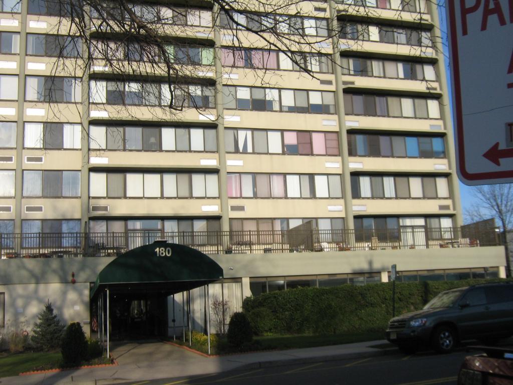 170-202 LAFAYETTE AVE(aka 180)