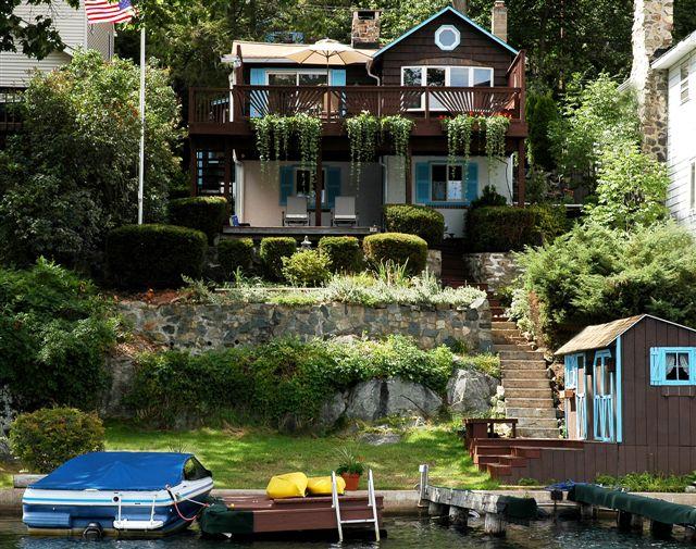 244 LAKESIDE AVE