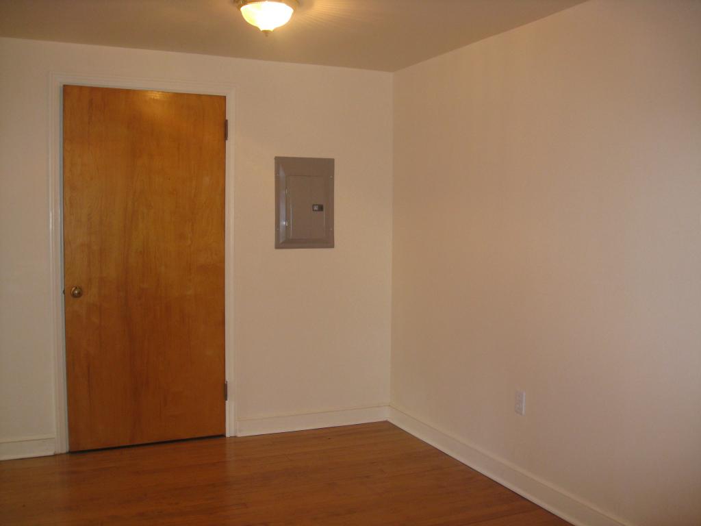 320 RARITAN AVE