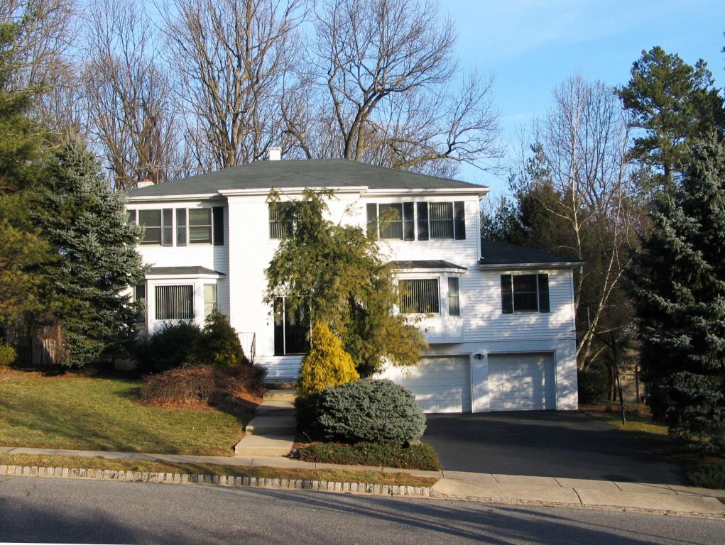 MLS #/Web ID: 2706386