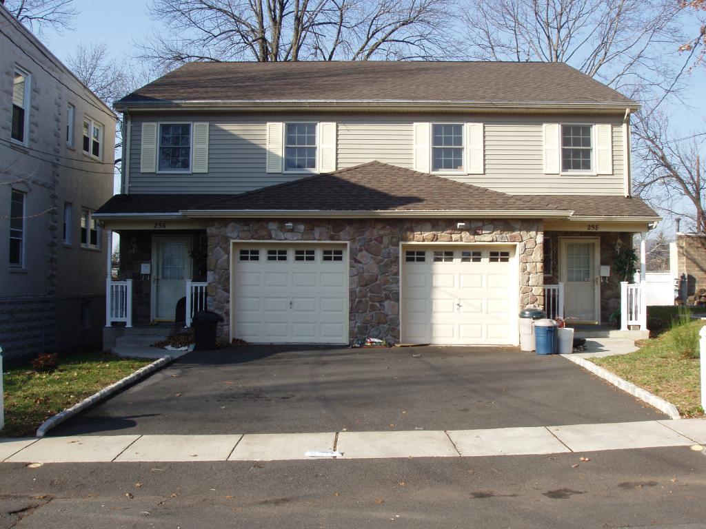 256 MONTCLAIR AVE