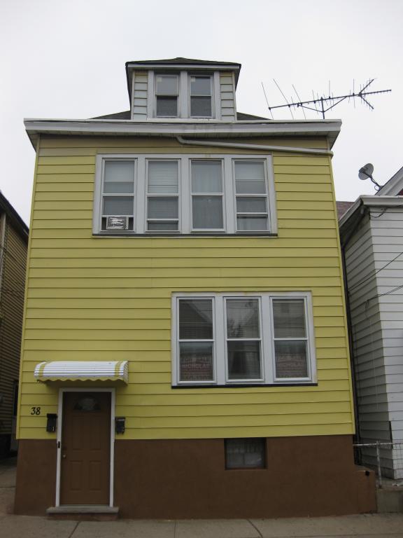 MLS #/Web ID: 2711186