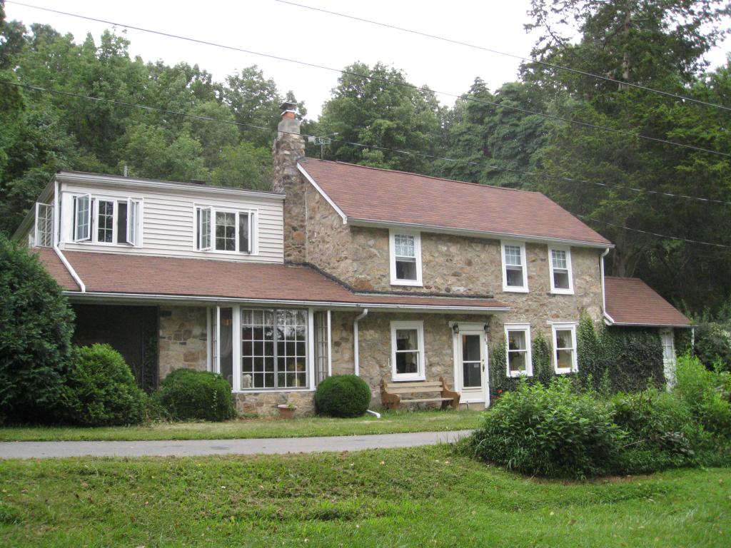 60 HILLTOP RD