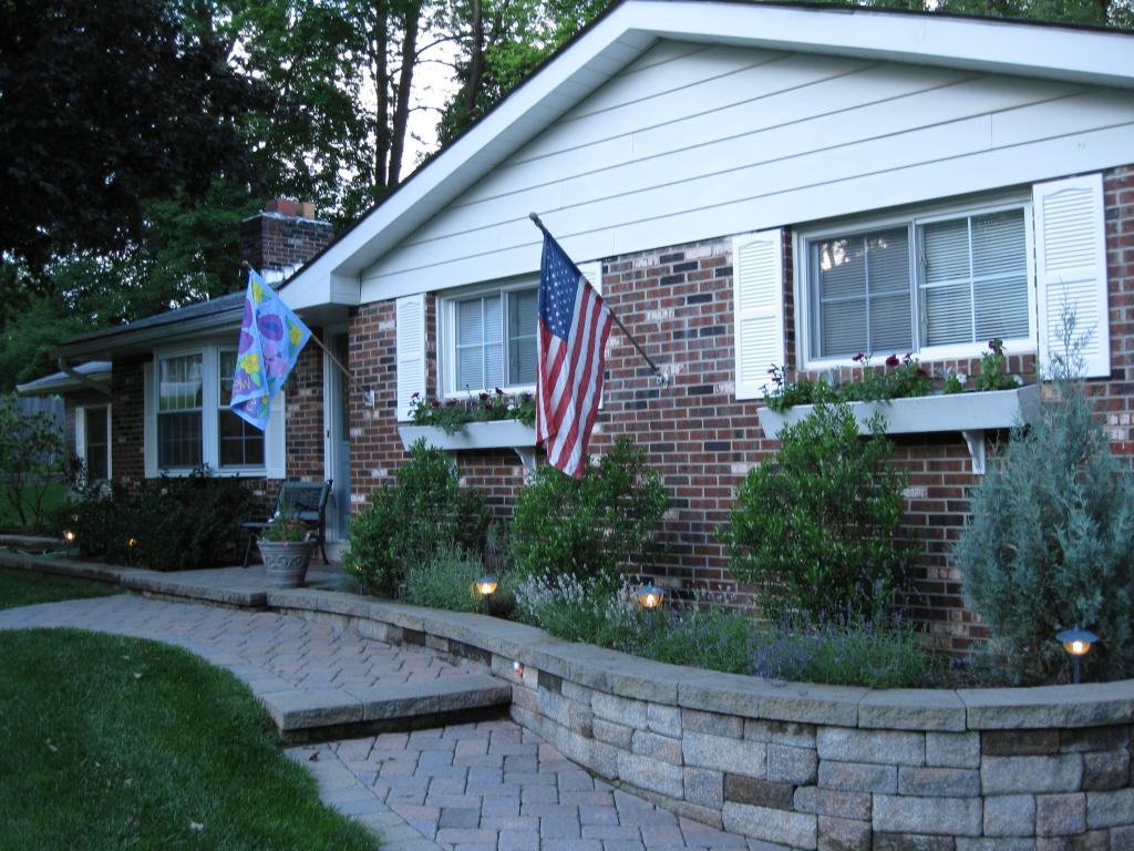 MLS #/Web ID: 2724686