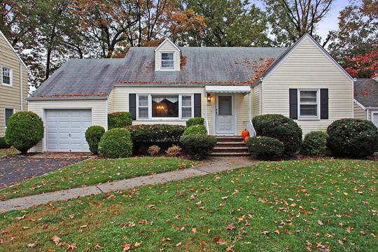325 ELMWOOD TER