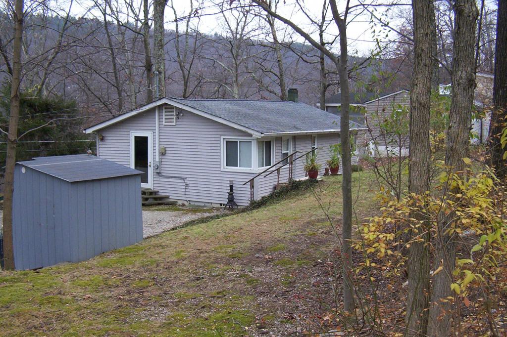 7 WOODS RD