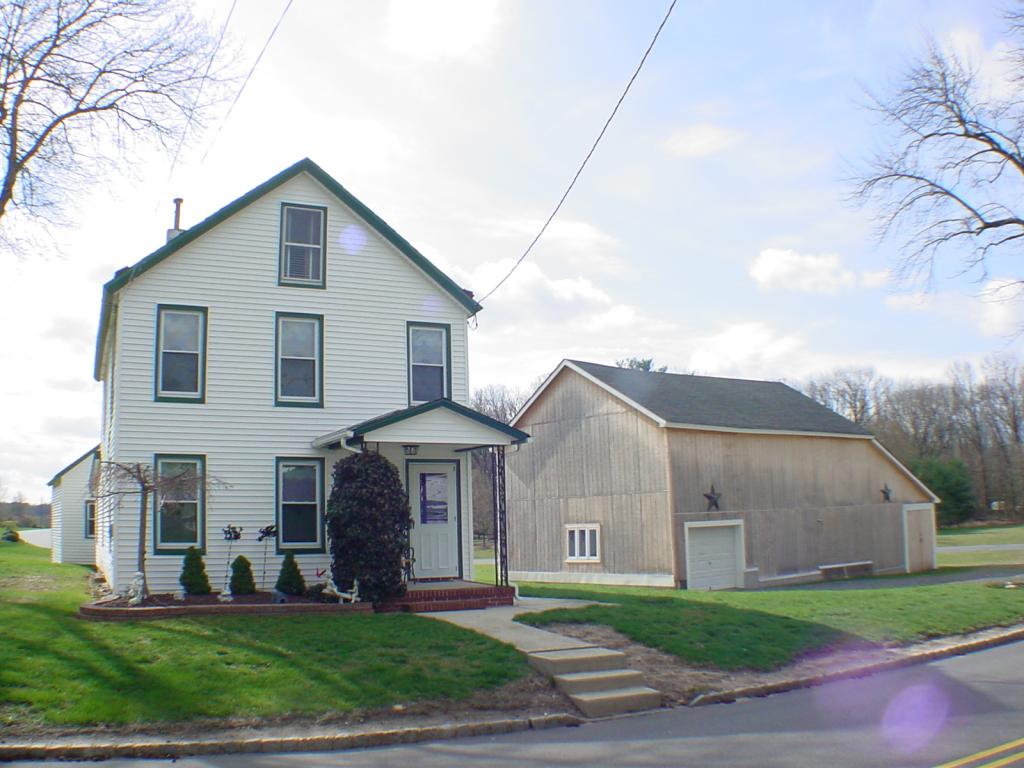 370 RIVA AVE