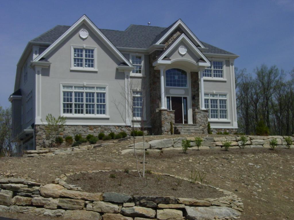 125 MOUNTAIN RD